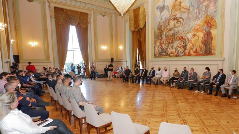 Participantes do encontro decidiram permitir a presença das torcidas de Grêmio e Inter no próximo Grenal